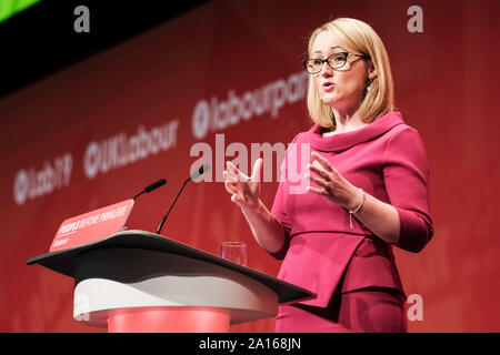 Il Centro di Brighton, Brighton, Regno Unito. 24Sep, 2019. Hon Rebecca lunga Bailey MP, l'ombra del Segretario di Stato per gli affari di energia e di strategia industriale risolve il partito laburista conferenza autunnale Martedì 24 Settembre 2019 presso il Centro di Brighton e Brighton. Foto di credito: Julie Edwards/Alamy Live News Foto Stock