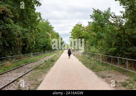 Vecchia ferrovia della Petite Ceinture a Parigi Foto Stock