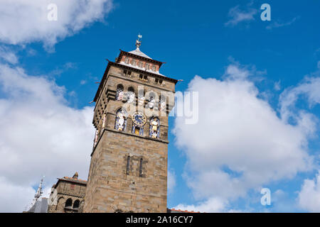 Dh il Castello di Cardiff Cardiff Galles Marchese di Bute ornato di clock tower Foto Stock