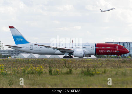 LN-LNT, Settembre 23, 2019, Boeing 787-9-38774 Dreamliner uscire a Parigi Roissy airport per il norvegese DY7097 volo a Los Angeles Foto Stock