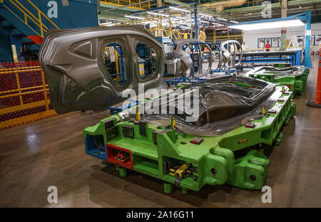 Linea di montaggio di produzione di civica e SUV vetture alla Honda fabbrica in Alliston, Ontario, Canada, America del Nord Foto Stock