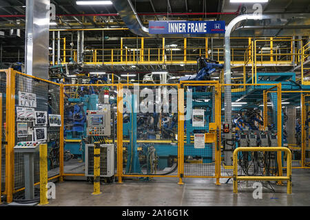 Linea di montaggio di produzione di civica e SUV vetture alla Honda fabbrica in Alliston, Ontario, Canada, America del Nord Foto Stock