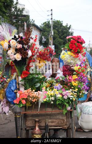 Temporanea negozio di alimentari in strada, Dacca in Bangladesh Foto Stock