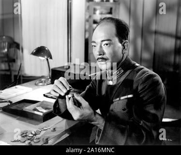 Leonard Strong, sul set del film "Primo Yank in Tokyo', RKO Radio Pictures, 1945 Foto Stock