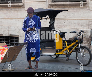 Artista il lavoro di vendita sulla strada di Roma, Italia. Foto Stock