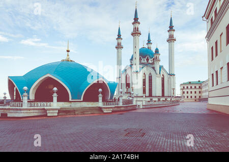 KAZAN, Russia - 15 settembre 2019: vista su Kul Sharif moschea nel Cremlino di Kazan, una delle più grandi moschee in Russia. La Repubblica di Tatarstan in Rus Foto Stock