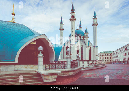 KAZAN, Russia - 15 settembre 2019: vista su Kul Sharif moschea nel Cremlino di Kazan, una delle più grandi moschee in Russia. La Repubblica di Tatarstan in Rus Foto Stock