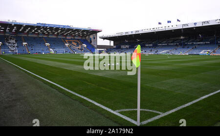 Portsmouth, Regno Unito. 24Sep, 2019. English Football League Cup, Carabao Cup, Portsmouth Football Club versus Southampton Football Club; vista generale del Fratton Park - rigorosamente solo uso editoriale. Nessun uso non autorizzato di audio, video, dati, calendari, club/campionato loghi o 'live' servizi. Online in corrispondenza uso limitato a 120 immagini, nessun video emulazione. Nessun uso in scommesse, giochi o un singolo giocatore/club/league pubblicazioni Credit: Azione Plus immagini di sport/Alamy Live News Credit: Azione Plus immagini di sport/Alamy Live News Foto Stock