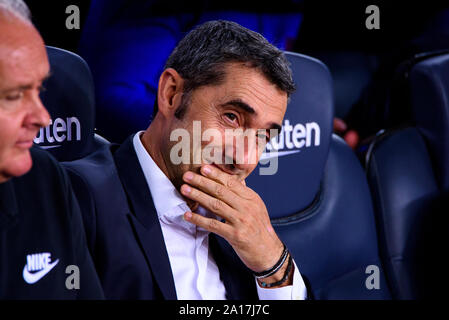 Barcellona, Spagna. 24Sep, 2019. Ernesto Valverde di Barcellona durante la Liga match tra FC Barcelona e Villarreal CF allo stadio Camp Nou a Barcellona, Spagna. Credito: Christian Bertrand/Alamy Live News Foto Stock