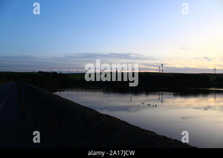 Serbatoio Ingbirchworth al tramonto Foto Stock