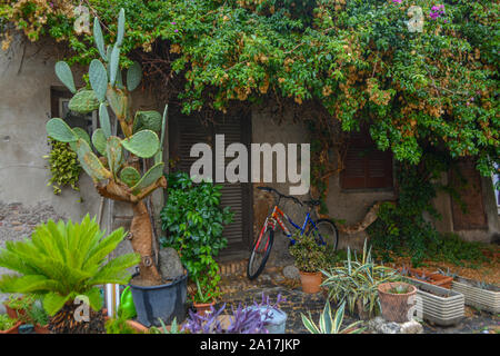 Pittoresco Street a Ostia Antica Roma Foto Stock