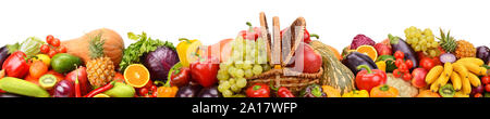 Raccolta di frutta fresca e verdura isolati su sfondo bianco. Collage panoramico. Wide photo con spazio libero per il testo. Foto Stock
