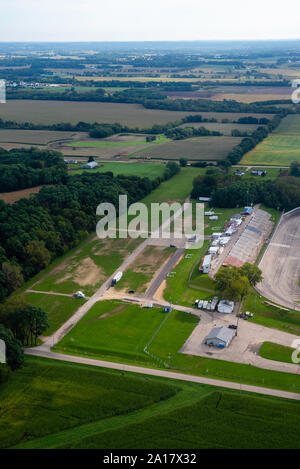 Vista aerea del Madison International Speedway e rurali di Dane County, Wisconsin. Foto Stock