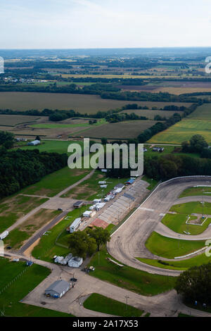 Vista aerea del Madison International Speedway e rurali di Dane County, Wisconsin. Foto Stock