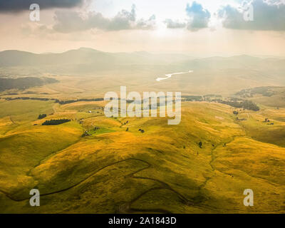 Vista aerea del monte Cuker nei pressi di Zlatibor in Serbia Foto Stock