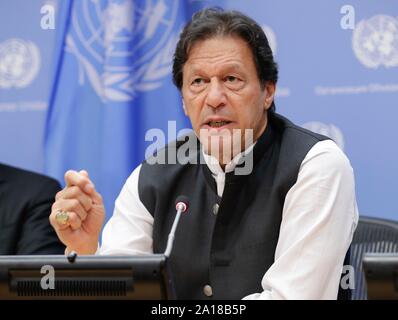 Nazioni Unite, New York, Stati Uniti d'America, 24 settembre 2019 - Il Primo ministro del Pakistan Imran Khan durante la 74a sessione dei generi assemblea di oggi presso la sede delle Nazioni Unite a New York.Foto: Luiz Rampelotto/EuropaNewswire PHOTO CREDIT OBBLIGATORIO. | Utilizzo di tutto il mondo Foto Stock