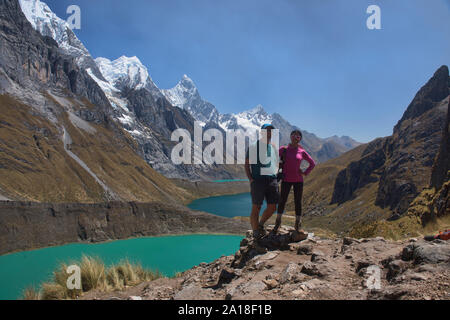 Mirador Tres Lagunas vista sulla Cordillera Huayhuash circuito, Ancash, Perù Foto Stock