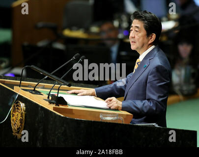 New York, Stati Uniti. 24Sep, 2019. In Giappone il Primo Ministro Shinzo Abe parla a 74a dibattito generale all'Assemblea generale delle Nazioni Unite presso la sede delle Nazioni Unite a New York City il Martedì, Settembre 24, 2019. Foto di Monika Graff/UPI Credito: UPI/Alamy Live News Foto Stock