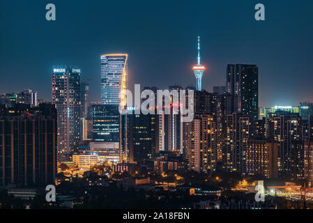 Chengdu, nella provincia di Sichuan, in Cina - 21/09/2019 : Chengdu skyline del centro vista aerea di notte Foto Stock