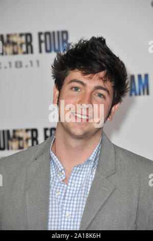 LOS ANGELES, CA. Febbraio 09, 2011: Nicholas Braun alla prima mondiale di "Io sono il numero quattro' al Mann Village Theatre, Westwood. © 2011 Paul Smith / Featureflash Foto Stock