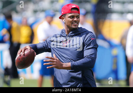 Settembre 22, 2019 Houston Texans quarterback Deshaun Watson (4) si riscalda prima di NFL Game tra il Los Angeles Chargers e Houston Texans alla dignità Salute Sport Park di Carson, California. Charles Baus/CSM. Foto Stock