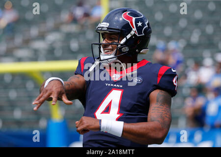 Settembre 22, 2019 Houston Texans quarterback Deshaun Watson (4) si riscalda prima di NFL Game tra il Los Angeles Chargers e Houston Texans alla dignità Salute Sport Park di Carson, California. Charles Baus/CSM. Foto Stock