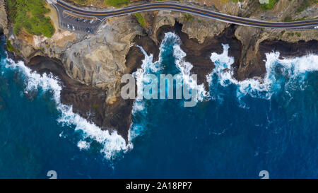 Un drone vista di Lanai lookout e Kahauloa Cove a Honolulu, Hawaii, STATI UNITI D'AMERICA Foto Stock