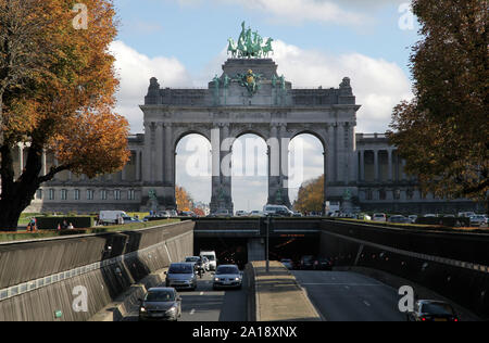 Giubileo Park Parc du Cinquantenaire.Jubelpark un grande parco pubblico nel quartiere europeo di Bruxelles Belgio Foto Stock