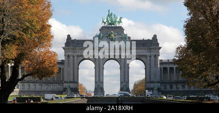 Giubileo Park Parc du Cinquantenaire.Jubelpark un grande parco pubblico nel quartiere europeo di Bruxelles Belgio Foto Stock