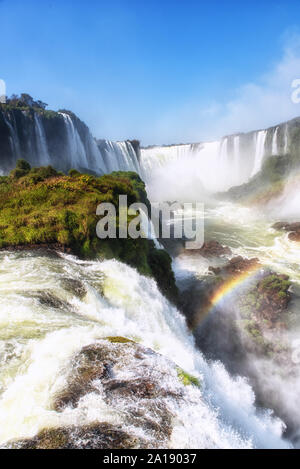 Iguazu Falls (cascate Iguacu) sul confine del Brasile e Argentina Foto Stock