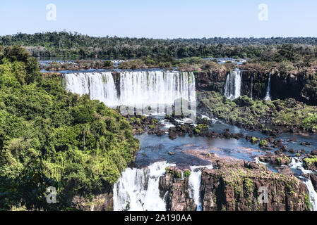 Le incredibili Cascate di Iguazu in Brasile Foto Stock