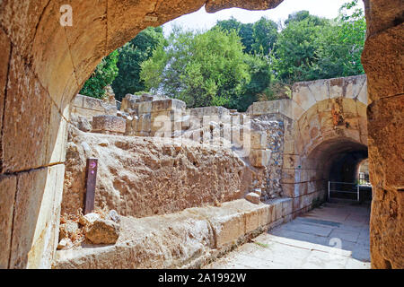 Il Palazzo di Agrippa II a partire dal primo secolo CE, rimane all'entrata principale. Fotografato all'Hermon Stream riserva naturale e reperti archeologici Foto Stock