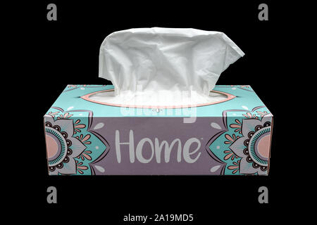 Facial tissue box su sfondo nero Foto Stock