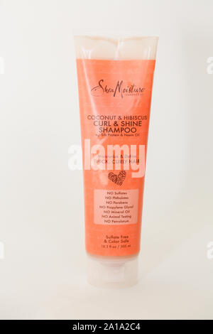 Princeton New Jersey 24 Settembre 2019:SheaMoisture cocco e Hibiscus Curl e brillare Shampoo Foto Stock