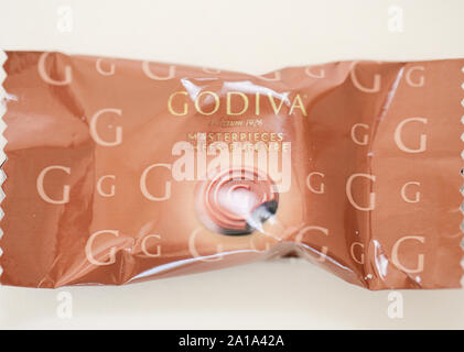 Princeton New Jersey 24 Settembre 2019:Godiva cioccolato fondente isolato con sfondo bianco. GODIVA Chocolatier è un produttore belga di premium Foto Stock