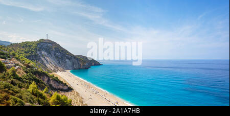 Panoranic foto di Milos spiaggia nei pressi di Agios Nikitas villaggio sull isola di Lefkada island, Grecia. Foto Stock