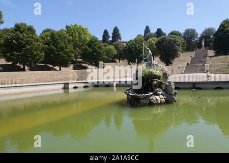 La fontana del Nettuno è una fontana nel giardino di Boboli, Firenze, Italia, situato sulla Piazza della Signoria di fronte a Palazzo Vecchio. Foto Stock