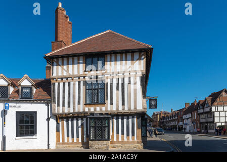 L'Hotel recentemente aperto Indigo Stratford-upon-Avon in Chapel Street è nel XVI secolo edificio con travi di legno Foto Stock