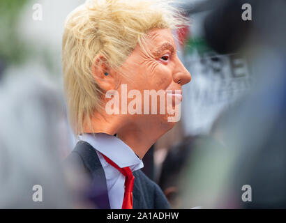 Un Anti Trump protesta nel centro di Londra il 4 giugno 2019, durante il Presidente Trump's London visita. Foto Stock