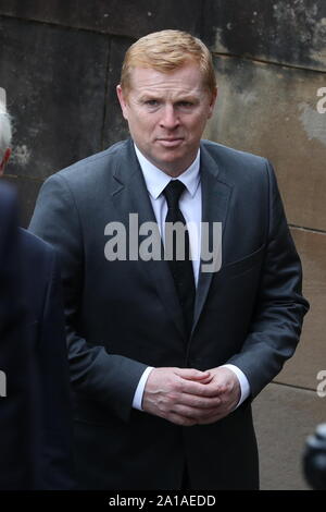 Celtic manager Neil Lennon assiste al funerale di ex calciatore Rangers Fernando Ricksen alla Chiesa di Wellington, Glasgow. Foto Stock