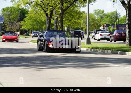 Molti proprietari di Chevrolet Corvette di 1960 al 2010 è venuto fuori a fare un giro in Corvette viaggio intorno al lago di manifestazione itinerante, Fond du Lac, Wisconsin Foto Stock
