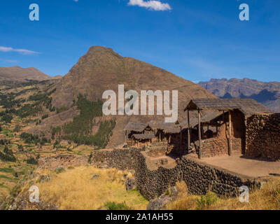 Pisac, Perù - 19 Maggio 2016: ingresso ruinsat Pisac in Perù la Valle Sacra. America del Sud Foto Stock