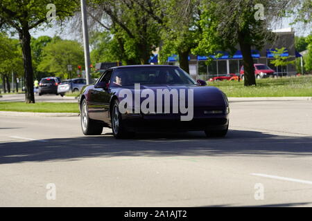 Molti proprietari di Chevrolet Corvette di 1960 al 2010 è venuto fuori a fare un giro in Corvette viaggio intorno al lago di manifestazione itinerante, Fond du Lac, Wisconsin Foto Stock