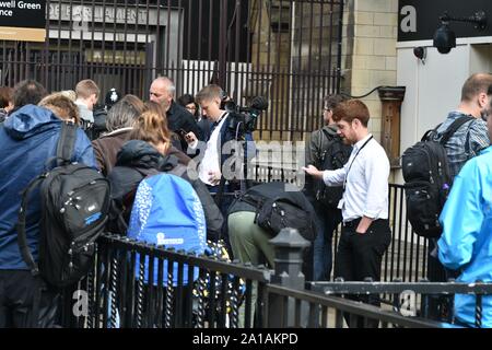 Premere la copertura di Brexit in piazza del Parlamento, Londra Settembre 2019 Foto Stock