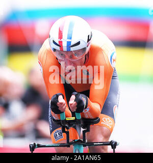 Harrogate, Regno Unito. Xxv Sep, 2019. HARROGATE, 25-09-2019, ciclismo, wk wielrennen, worldchampionships, tijdrit, uomini elite, Jos van Emden sulla strada verso il traguardo Credito: Pro scatti/Alamy Live News Foto Stock