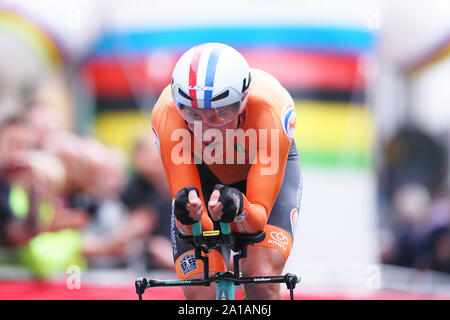 Harrogate, Regno Unito. Xxv Sep, 2019. HARROGATE, 25-09-2019, ciclismo, wk wielrennen, worldchampionships, tijdrit, uomini elite, Jos van Emden sulla strada verso il traguardo Credito: Pro scatti/Alamy Live News Foto Stock