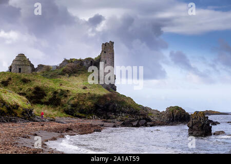 Castello dunure sulla costa dell'Ayrshire Foto Stock