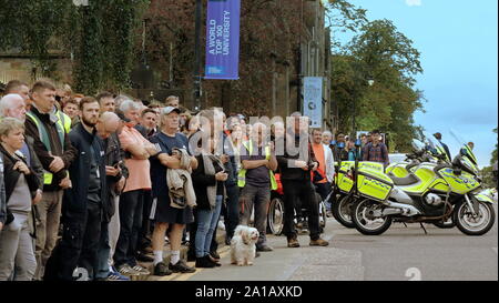 Glasgow, Scotland, Regno Unito, 25 settembre 2019.Fernando Ricksen funerale nel west end di Londra presso la chiesa di Wellington frequentato dagli appassionati come pure i giocatori e celebrità. Gerard Ferry/ Alamy Live News Foto Stock