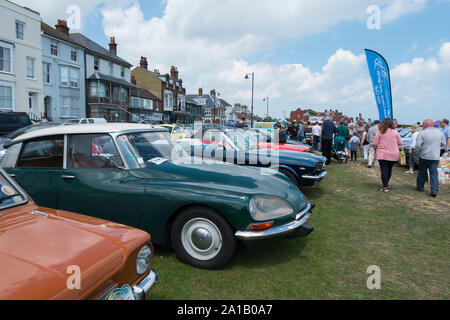 Un degli anni settanta il francese Citroen DS vapore a la trattativa Classic Motor Show il Walmer verde da spiaggia, trattare, Kent, Regno Unito Foto Stock