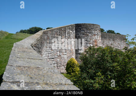 Fortificazione medievale cinta mura di pietra della città di Berwick-upon-Tweed inglese la città di confine in Northumberland Inghilterra Foto Stock